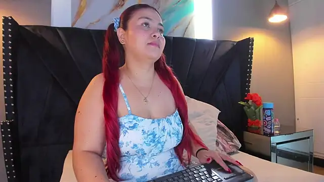 MAHIASMITH13 online show from 15, 1, 2026