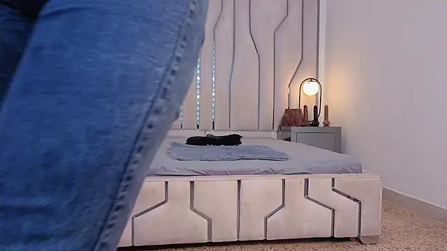 MAISE HILL1 online show from 12, 3, 2026