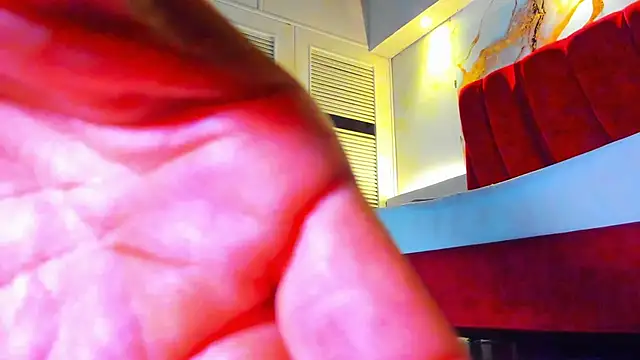 MAISE HILL1 online show from 17, 10, 2025