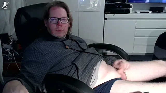 Snapshot of VSteph chatting on 11, 11, 2025 VSteph online show from 11, 11, 2025