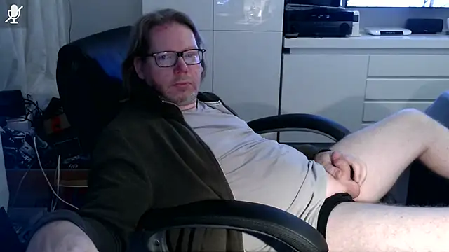 Snapshot of VSteph chatting on 6, 11, 2025 VSteph online show from 6, 11, 2025