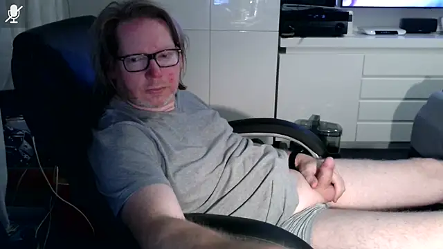 Snapshot of VSteph chatting on 25, 11, 2025 VSteph online show from 25, 11, 2025