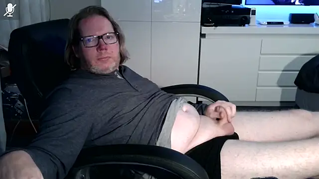 Snapshot of VSteph chatting on 7, 10, 2025 VSteph online show from 7, 10, 2025