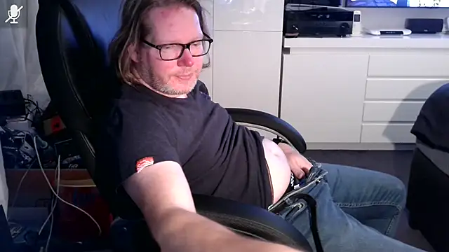 Snapshot of VSteph chatting on 20, 10, 2025 VSteph online show from 20, 10, 2025