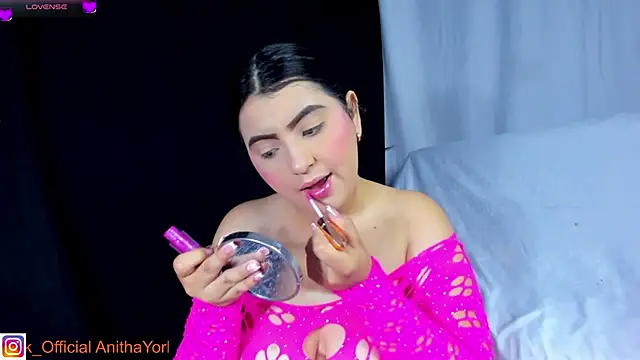 AnithaaYork online show from 3, 2, 2026