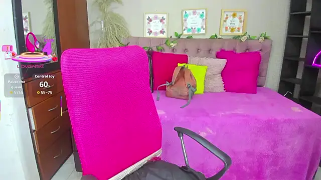 Lia Keen online show from 5, 11, 2025