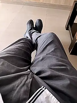 Snapshot of Delhi28 chatting on 3, 10, 2025 Delhi28 online show from 3, 10, 2025