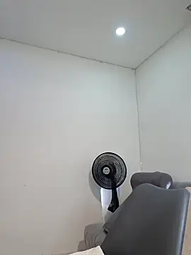 Anal Luucia online show from 25, 6, 2026