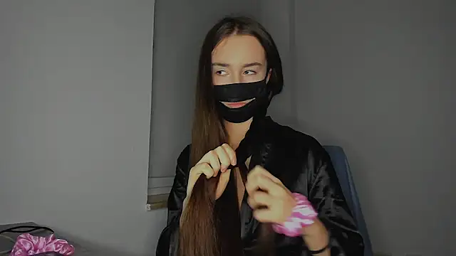 AngelinaAdderly online show from 19, 4, 2026