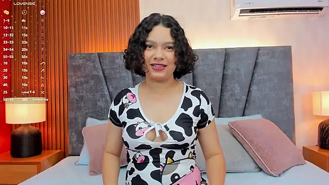 pretty sunlight  online show from 4, 2, 2025