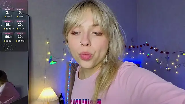 Snapshot of lavenderluxe chatting on 20, 3, 2025 lavenderluxe online show from 20, 3, 2025