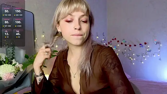 Snapshot of lavenderluxe chatting on 13, 9, 2025 lavenderluxe online show from 13, 9, 2025