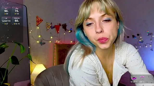 Snapshot of lavenderluxe chatting on 19, 9, 2025 lavenderluxe online show from 19, 9, 2025