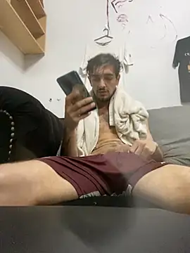 Snapshot of Tomito14 chatting on 24, 10, 2025 Tomito14 online show from 24, 10, 2025