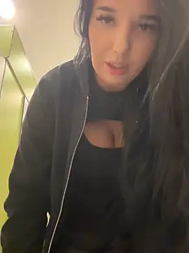 Tisha Busty online show from 22, 12, 2025