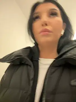 Tisha Busty online show from 9, 1, 2026