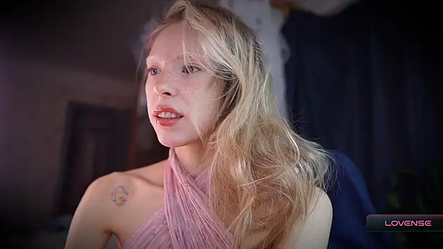  Phantom thread  online show from 27, 11, 2025