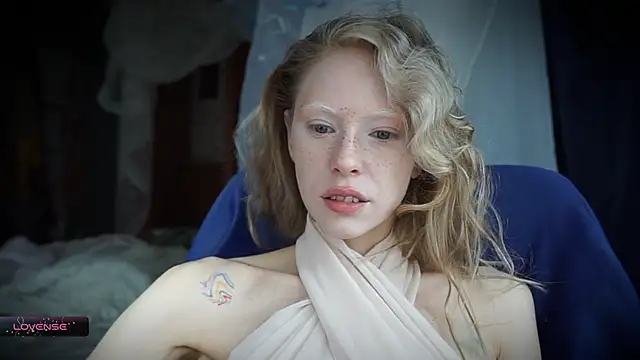  Phantom thread  online show from 13, 10, 2025