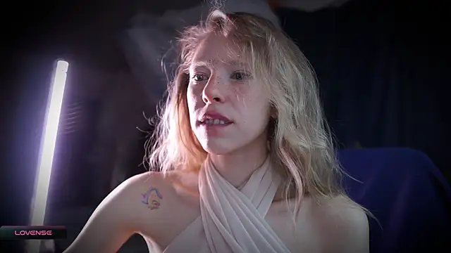  Phantom thread  online show from 6, 11, 2025