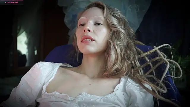 Snapshot of _Phantom_thread_ chatting on 21, 5, 2026 Phantom thread online show from 21, 5, 2026