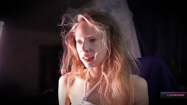  Phantom thread  online show from 20, 11, 2025