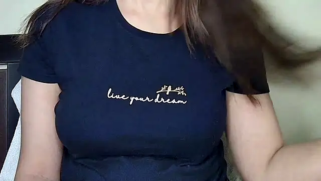 Snapshot of MIss-Naina chatting on 23, 11, 2025 MIss-Naina online show from 23, 11, 2025