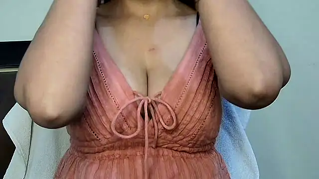 Snapshot of MIss-Naina chatting on 18, 11, 2025 MIss-Naina online show from 18, 11, 2025