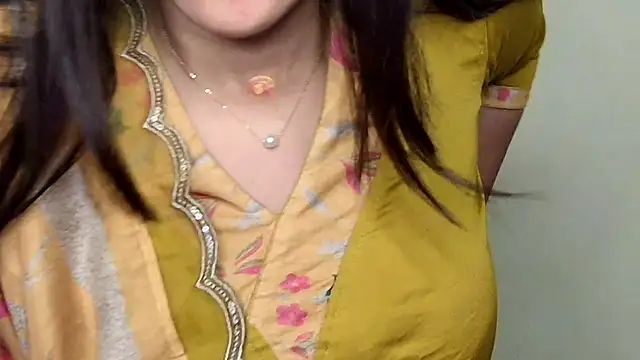 Snapshot of MIss-Naina chatting on 27, 11, 2025 MIss-Naina online show from 27, 11, 2025