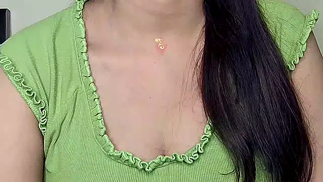 Snapshot of MIss-Naina chatting on 6, 11, 2025 MIss-Naina online show from 6, 11, 2025