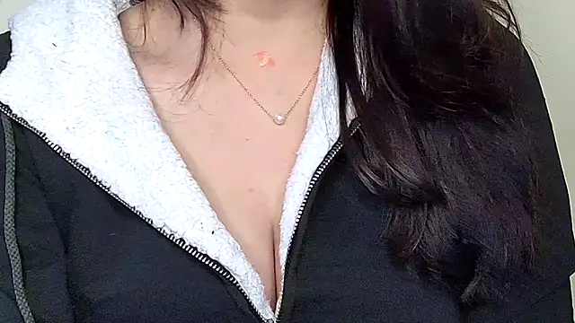 Snapshot of MIss-Naina chatting on 1, 12, 2025 MIss-Naina online show from 1, 12, 2025