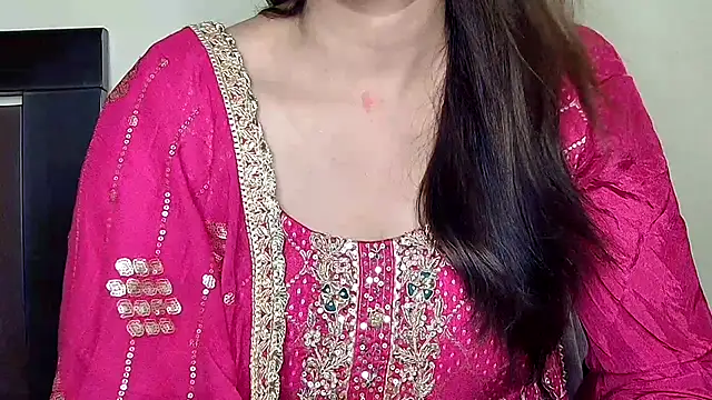 Snapshot of MIss-Naina chatting on 27, 10, 2025 MIss-Naina online show from 27, 10, 2025