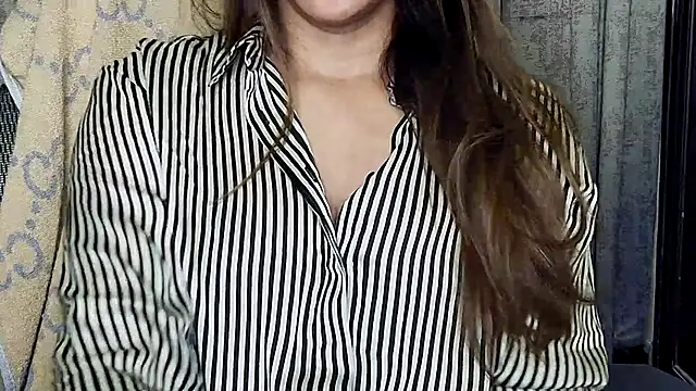 Snapshot of MIss-Naina chatting on 13, 7, 2026 MIss-Naina online show from 13, 7, 2026