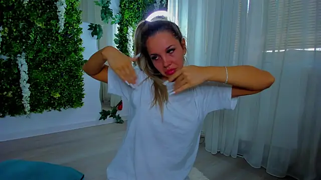 VivienCarter online show from 14, 9, 2025