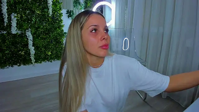 VivienCarter online show from 25, 10, 2025