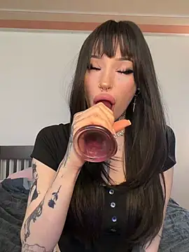 madelinexx online show from 10, 4, 2026