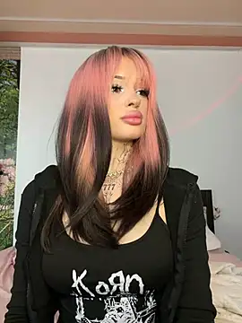 madelinexx online show from 25, 3, 2026