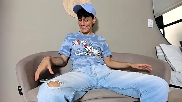 Huge latin cock online show from 9, 2, 2025