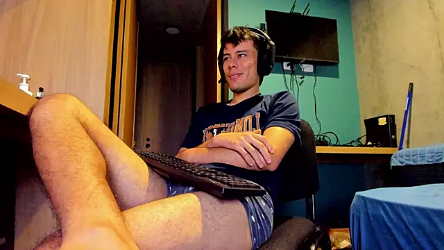 Huge latin cock online show from 11, 6, 2026