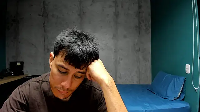 Huge latin cock online show from 15, 3, 2026