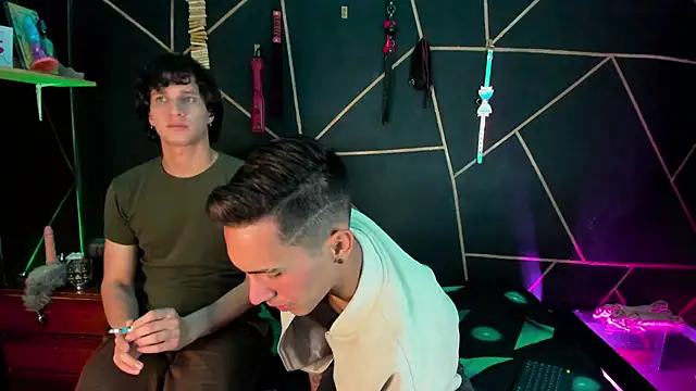 Snapshot of MillersKink chatting on 30, 11, 2025 MillersKink online show from 30, 11, 2025