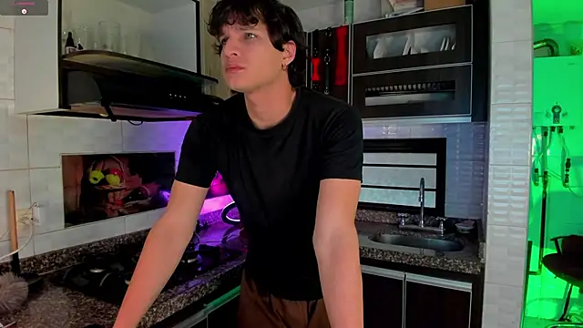 Snapshot of MillersKink chatting on 16, 11, 2025 MillersKink online show from 16, 11, 2025