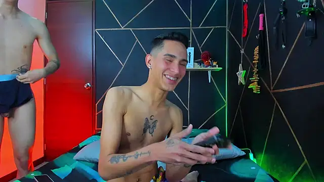 Snapshot of MillersKink chatting on 17, 1, 2025 MillersKink online show from 17, 1, 2025