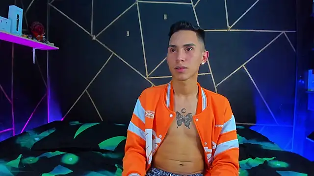 Snapshot of MillersKink chatting on 21, 2, 2025 MillersKink online show from 21, 2, 2025