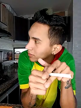 Snapshot of MillersKink chatting on 9, 3, 2025 MillersKink online show from 9, 3, 2025