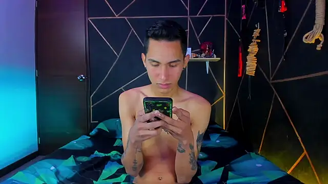 Snapshot of MillersKink chatting on 8, 3, 2025 MillersKink online show from 8, 3, 2025