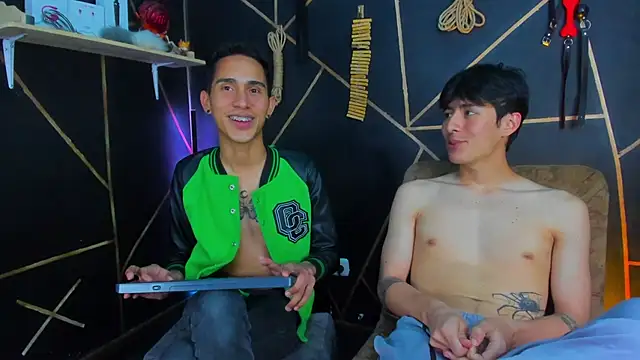 Snapshot of MillersKink chatting on 9, 2, 2025 MillersKink online show from 9, 2, 2025