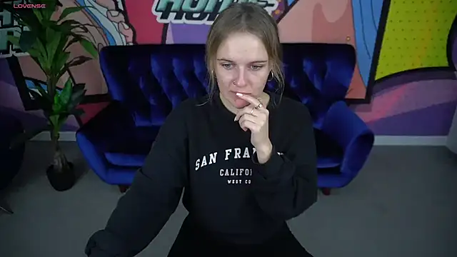 MaribelRiverr  online show from 21, 10, 2025