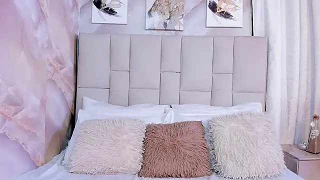 Jaslyn  Smith online show from 25, 2, 2026