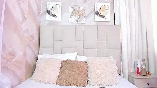 Jaslyn  Smith online show from 14, 1, 2026