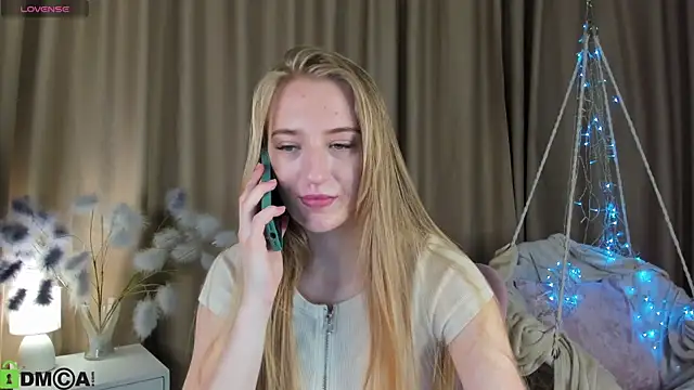 Stacy River online show from 9, 11, 2025